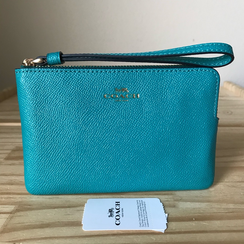 Coach wristlet🎈🎈
